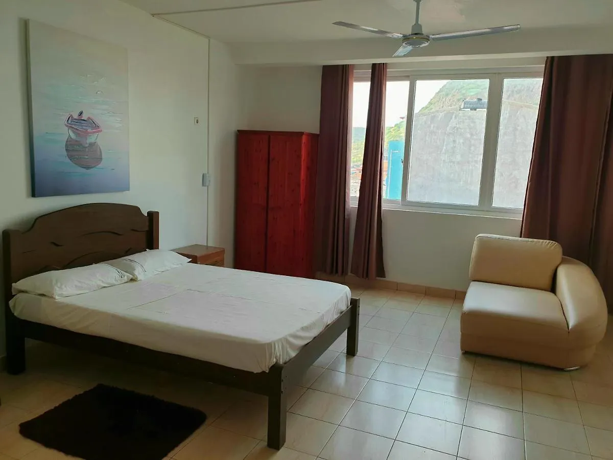 Guest House Mangui Baxu Rooms & Apartment Tarrafal