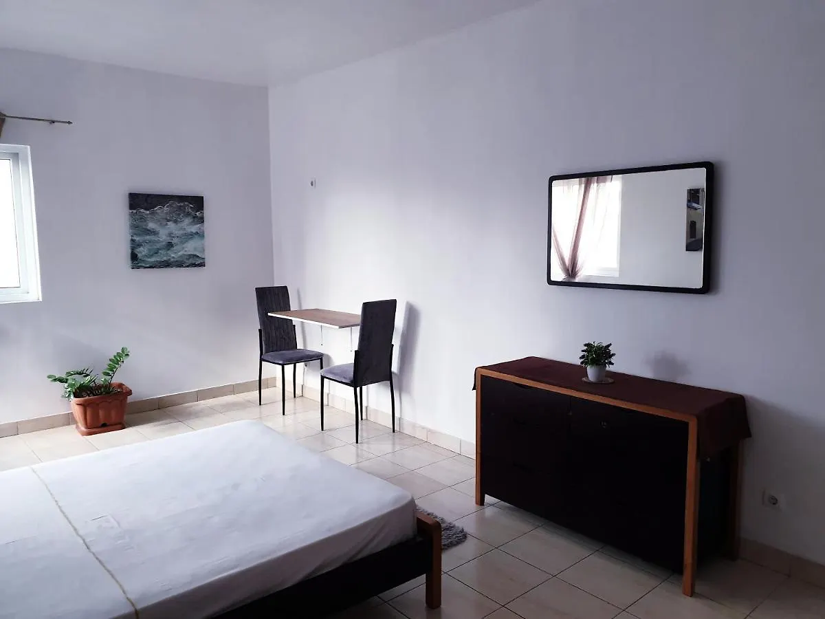 Guest House Mangui Baxu Rooms & Apartment Tarrafal  Tarrafal (Santiago)